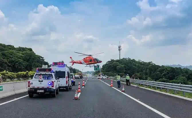 王益区高速公路汽车救援案例
